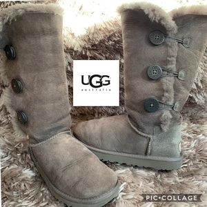 UGG WOMEN'S BAILEY BUTTON TRIPLET Boots (Grey)